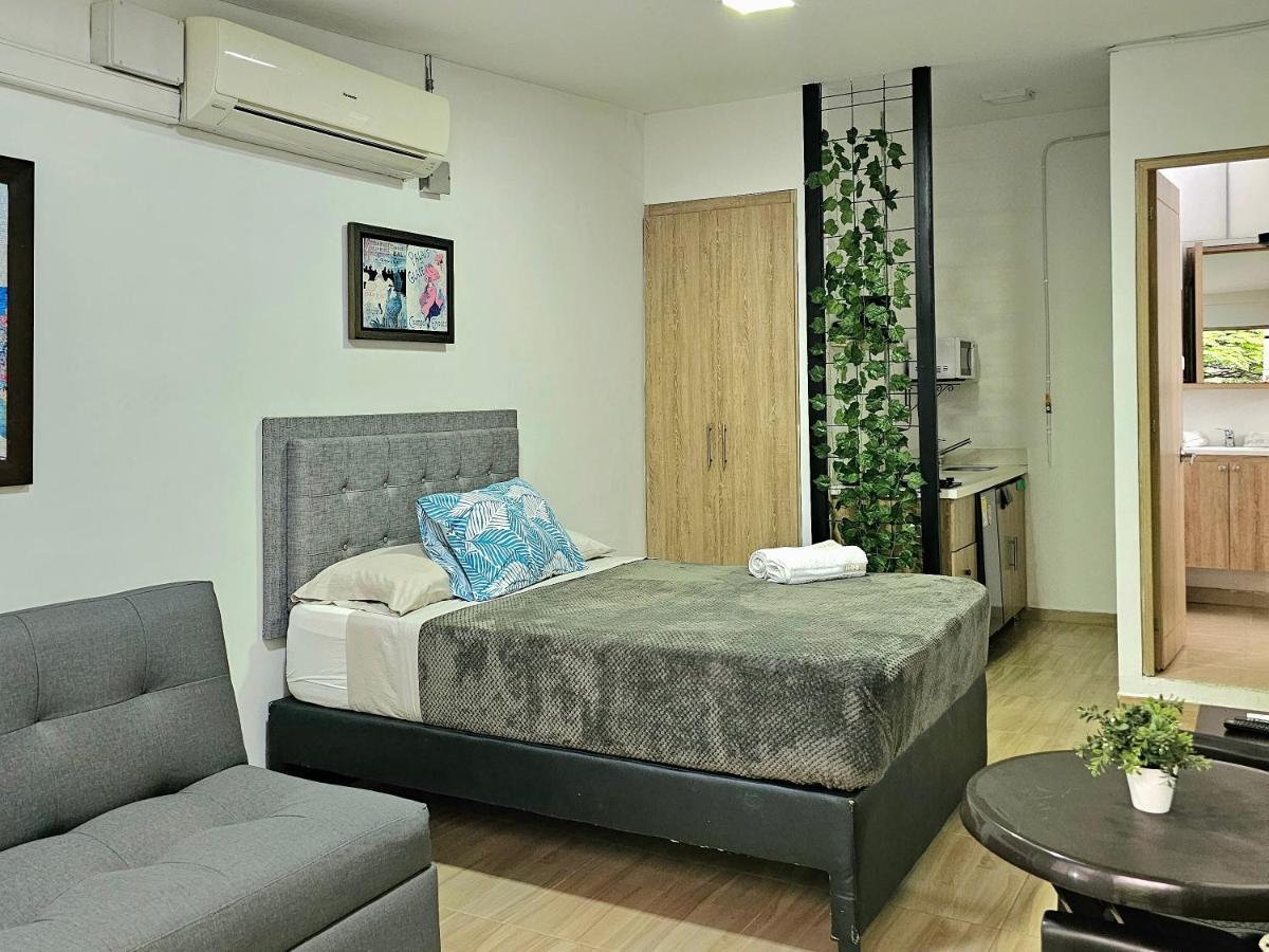 Apartamento Lleras Apartment เมเดยิน ภายนอก รูปภาพ