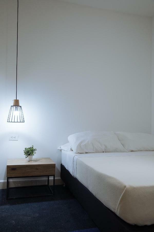 Apartamento Lleras Apartment เมเดยิน ภายนอก รูปภาพ