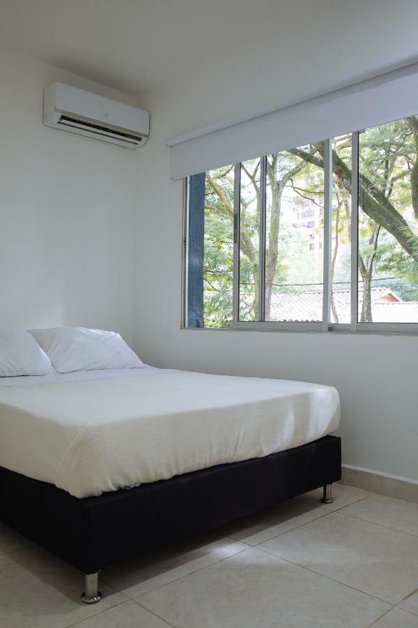 Apartamento Lleras Apartment เมเดยิน ภายนอก รูปภาพ