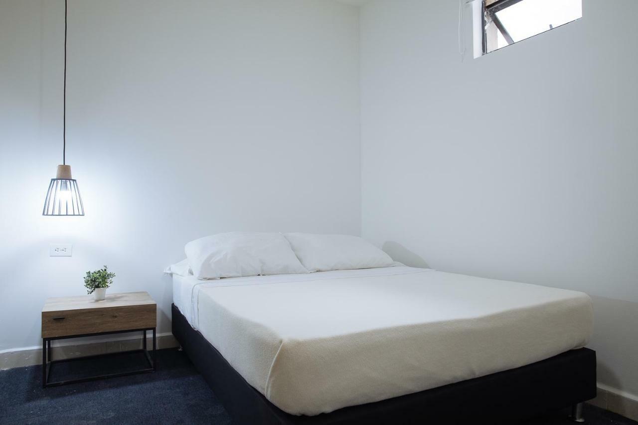 Apartamento Lleras Apartment เมเดยิน ภายนอก รูปภาพ